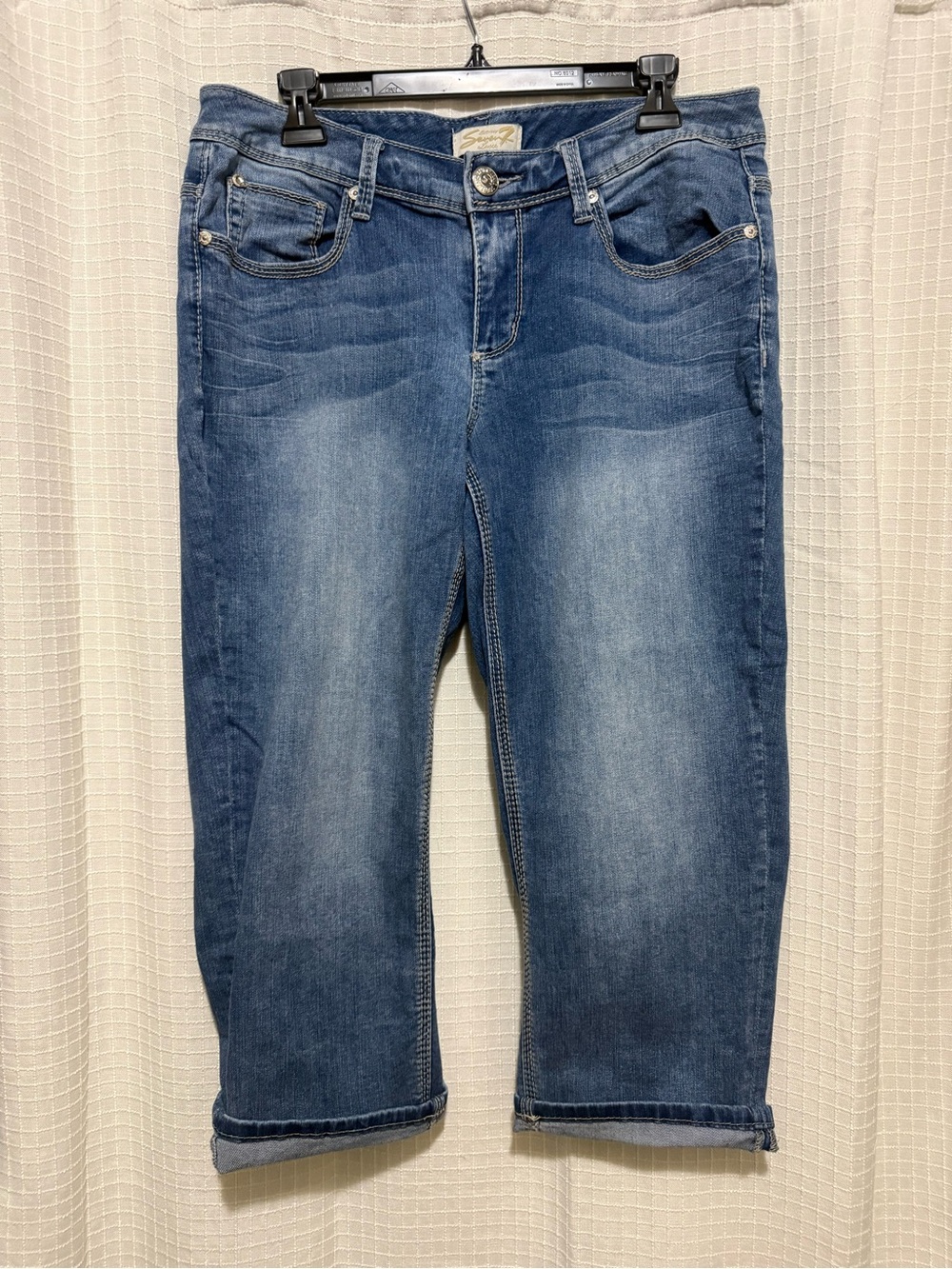 Seven7 Luxe Capri Jeans Womens Size 14 Blue Stretch Cropped Cuffed Embellished